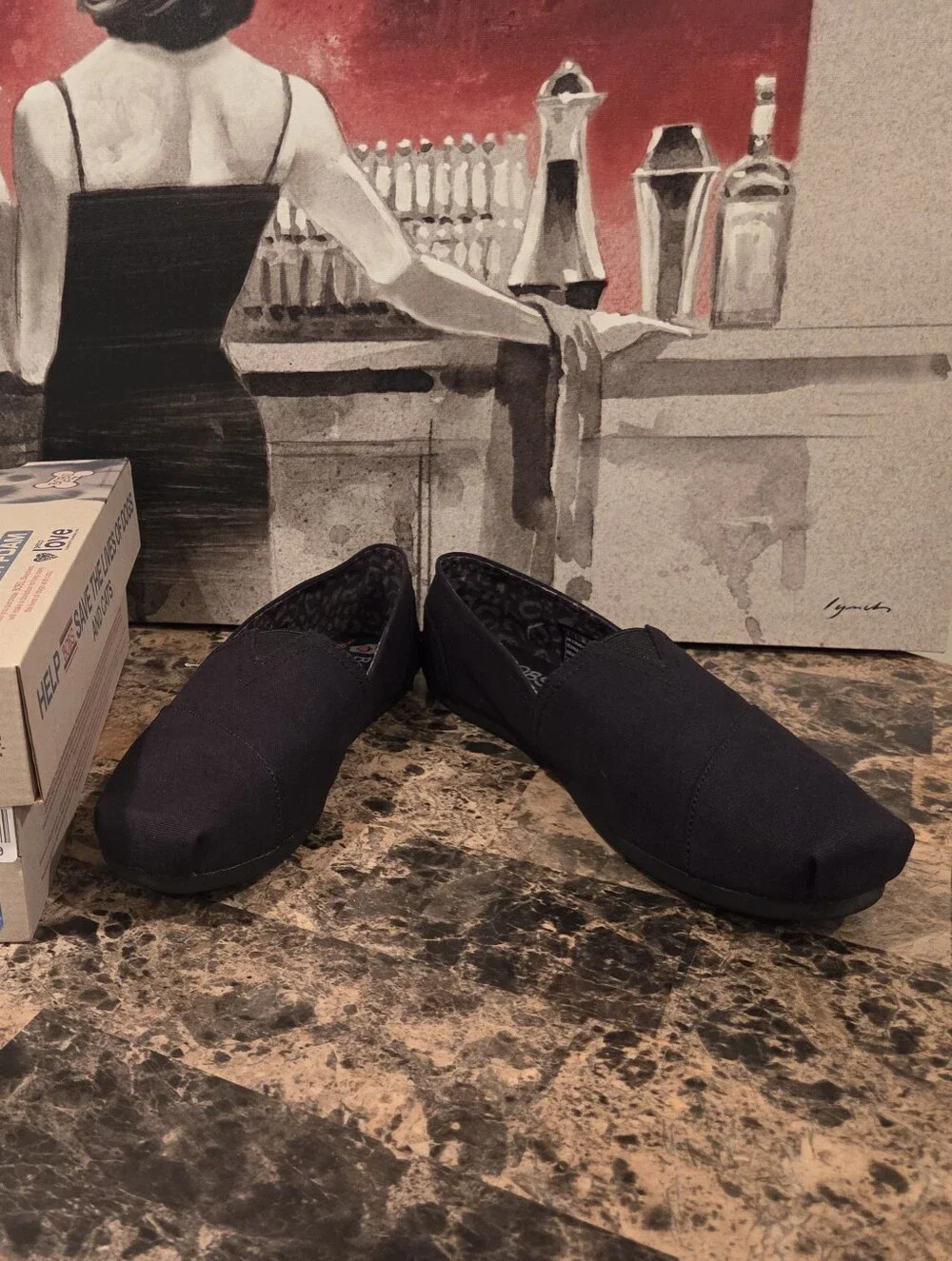 NWT!  Skechers Bobs Plush Peace & Love Black Womens Memory Foam Flats SZ 8